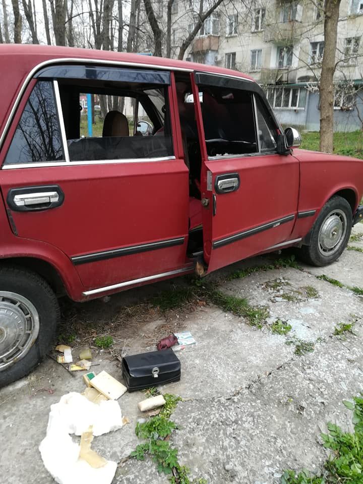 На Рышкановке вандалы разбили три автомобиля "Жигули"