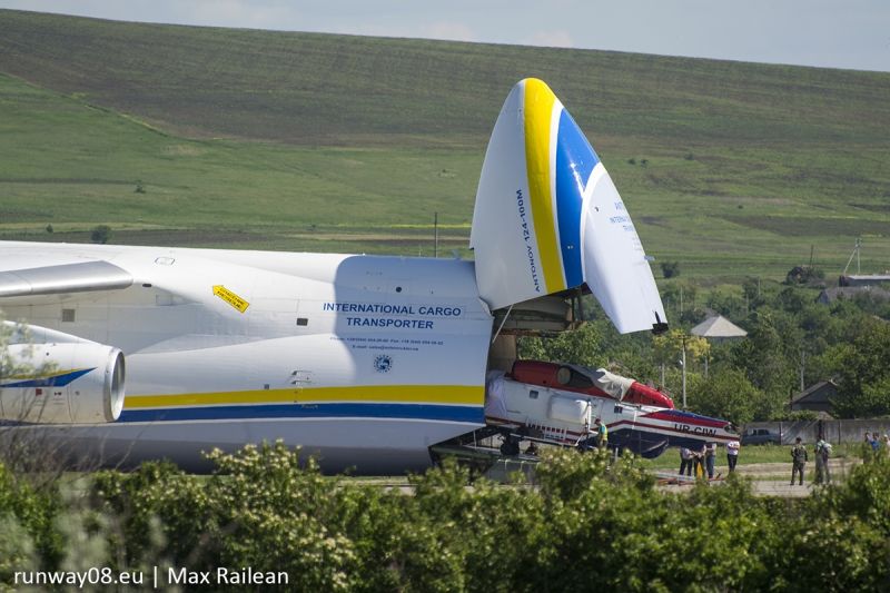 Гигантский самолет «Антонов» обнаружили в молдавском аэропорту