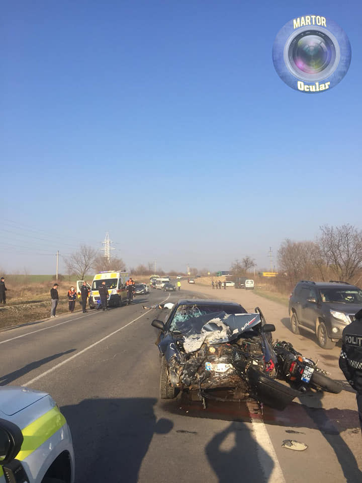 В Рышканском районе мотоциклист разбился вместе с пассажиром