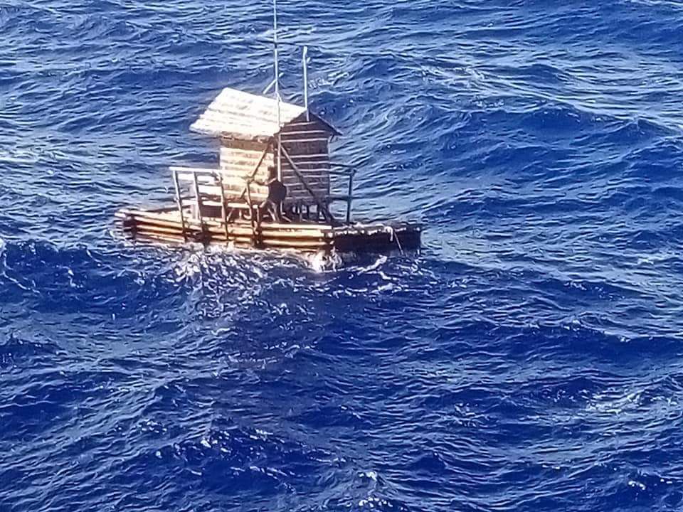 Индонезийский подросток выжил 49 дней в плавучем домике, который унесло в океан