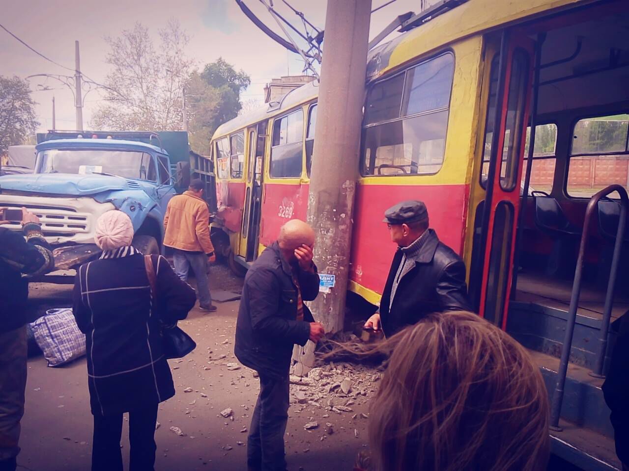 В столкновении трамвая с грузовиком в Одессе пострадала жительница Кишинева
