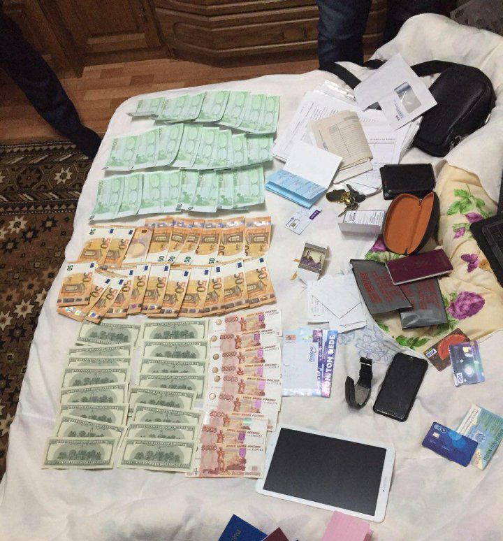 Percheziții în ţară. Droguri de peste 2 milioane de lei, sechestrate