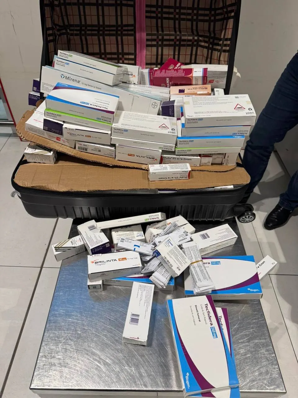 Un cetățean ucrainean a încercat să introducă ilegal în Moldova un lot de medicamente