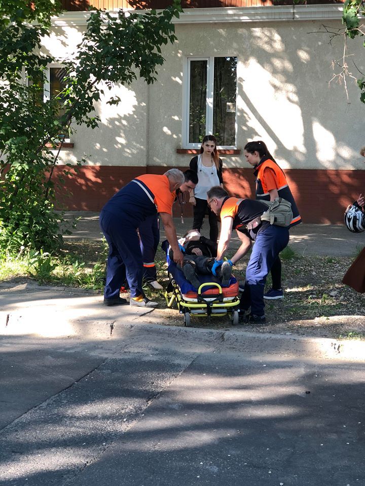 В Кишиневе ехавшая на мотоцикле девушка попала в ДТП