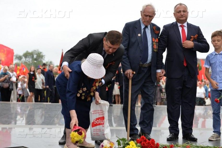 Более 15 тысяч человек приняли участие в Марше памяти по случаю 72-й годовщины освобождения Молдовы от фашизма