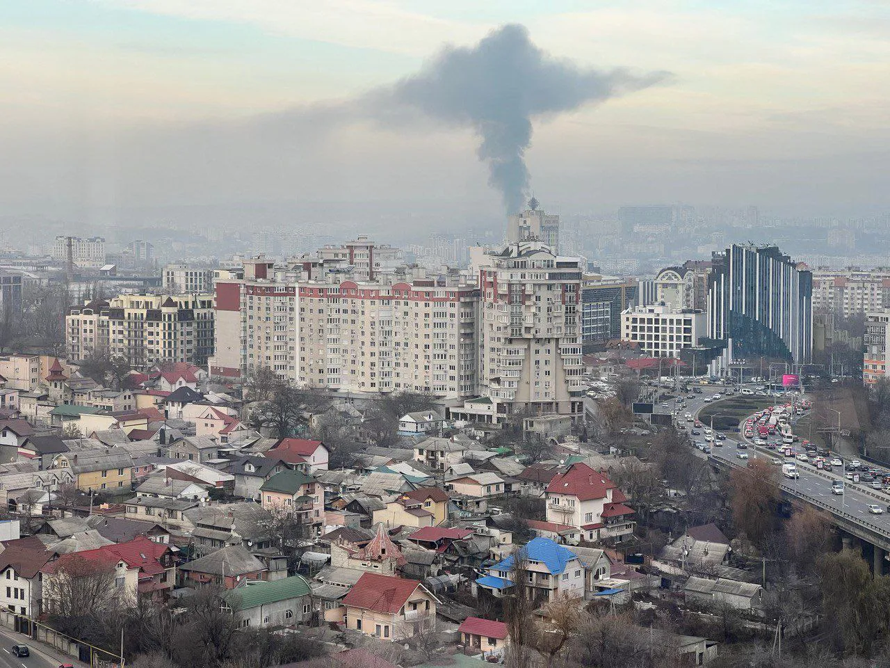 На Рышкановке произошел пожар: загорелся двухэтажный дом