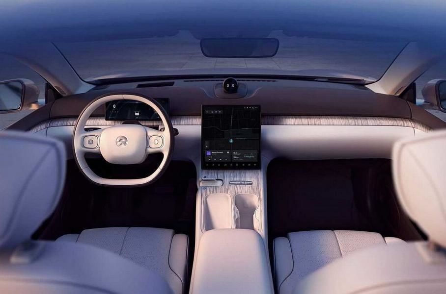 Китайского «убийцу» Tesla с запасом хода 1000 километров впервые засняли вживую