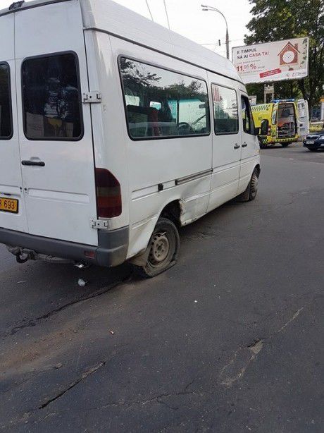 Четыре пассажира маршрутки №101 попали в больницу после утренней аварии