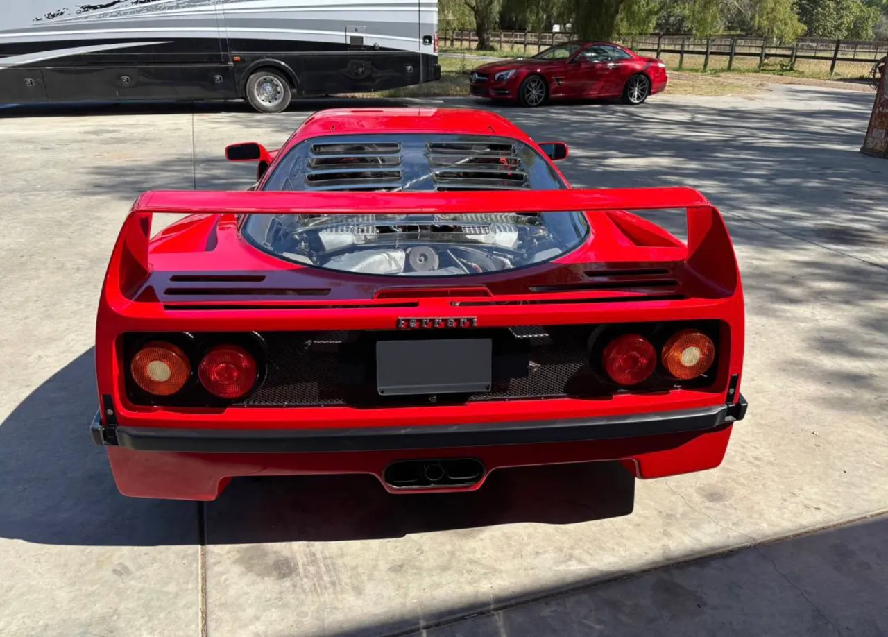 Legendarul supercar Ferrari F40 cu kilometraj minim, scos la vânzare în SUA