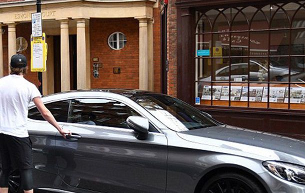Бекхэм младший похвастался шикарным автомобилем
