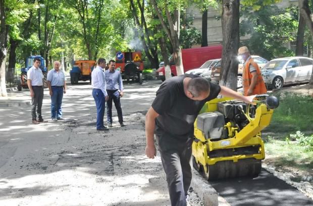 В одном из микрорайонов на Рышкановке появятся тротуары и уличное освещение