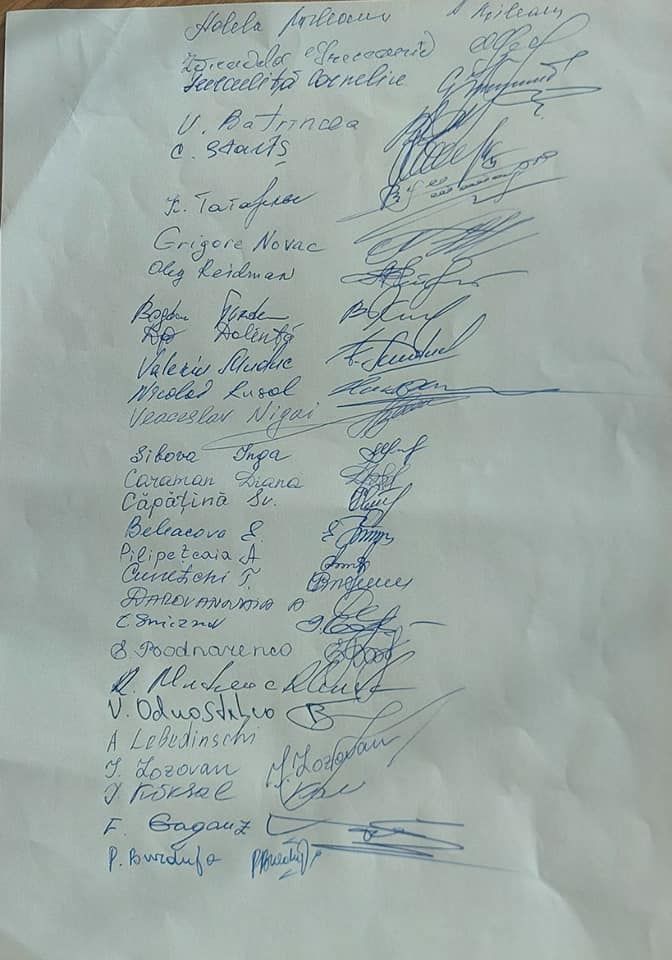 Фракция БКС требует отказаться от повышения зарплат руководства страны, включая депутатов