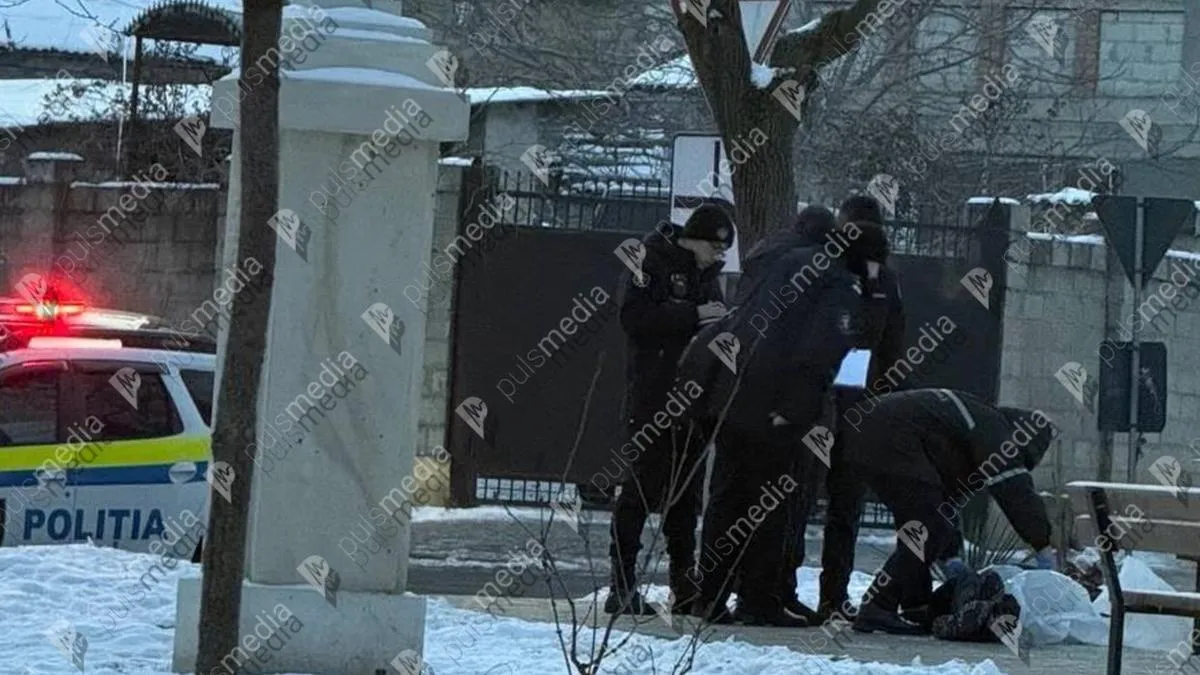 Cadavrul unui bărbat, găsit zăcând pe o stradă din Chișinău