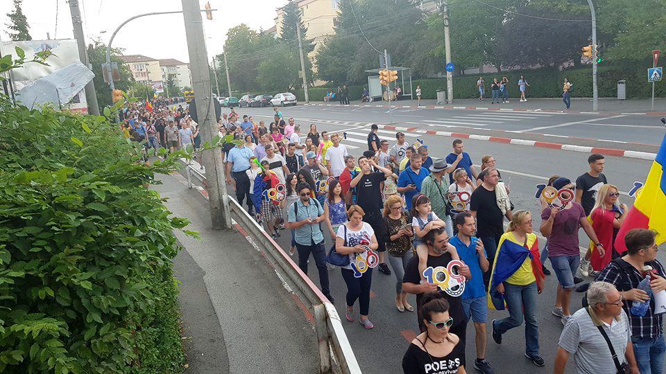 В Румынии люди вышли на митинг, радуясь приговору бывшему спикеру парламента