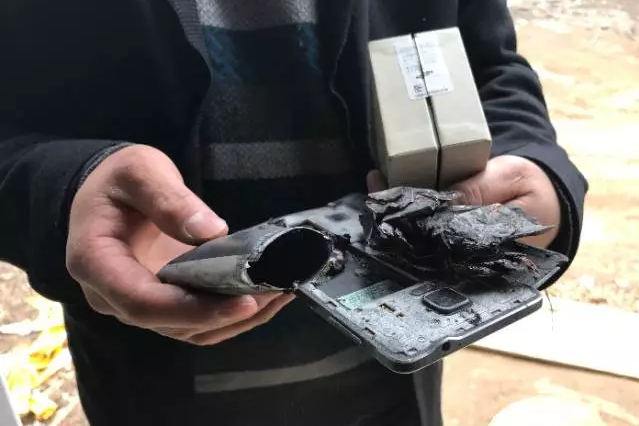 Пятилетняя девочка получила ожоги лица из-за взрыва смартфона Samsung