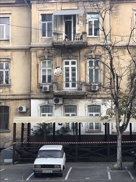 В Одессе обрушился балкон вместе с хозяином