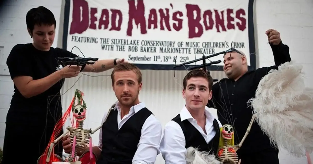 Рок-дуэт Dead Man’s Bones с Гослингом объявил о возвращении после 17-летнего перерыва