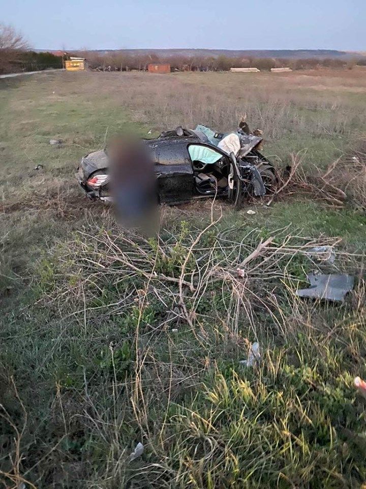 В Страшенском районе произошло ДТП: автомобиль врезался в рекламное панно