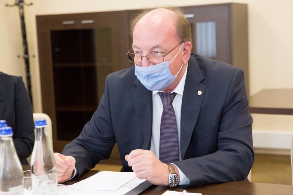 Председатель ДПМ Павел Филип встретился с послом РФ Олегом Васнецовым