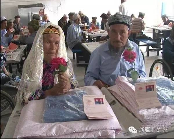 В Китае поженились 114-летняя женщина и 71-летний мужчина