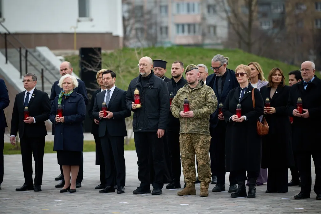 Спикер парламента Молдовы принимает участие в саммите в Буче