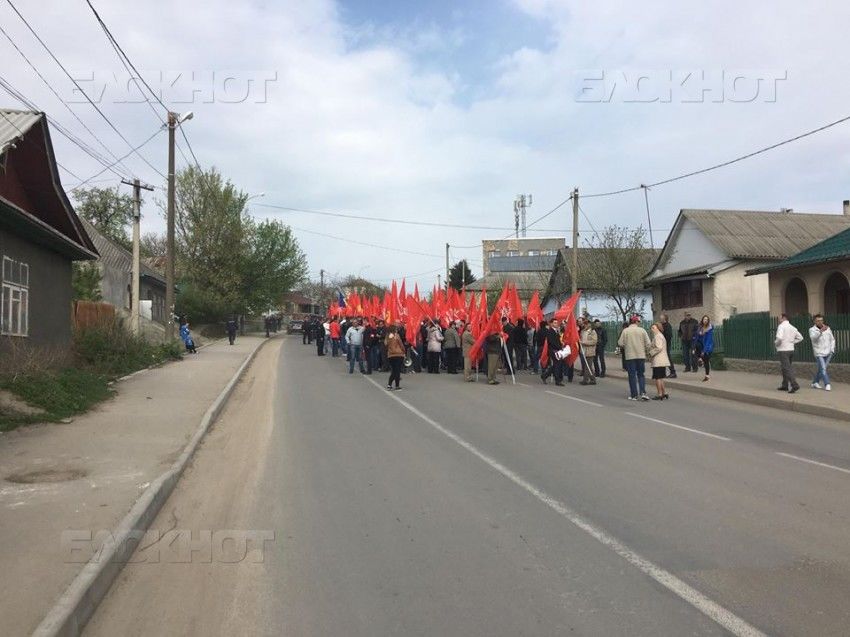 В Единцах сотни людей собираются на марш за Молдову