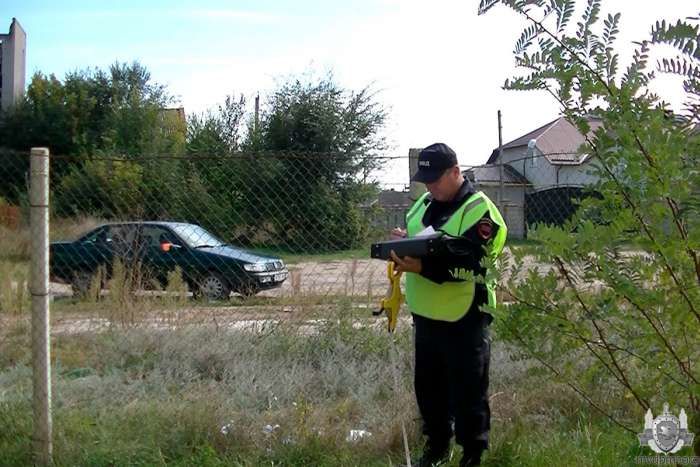 В Григориополе во дворе школы машина наехала на шестиклассника