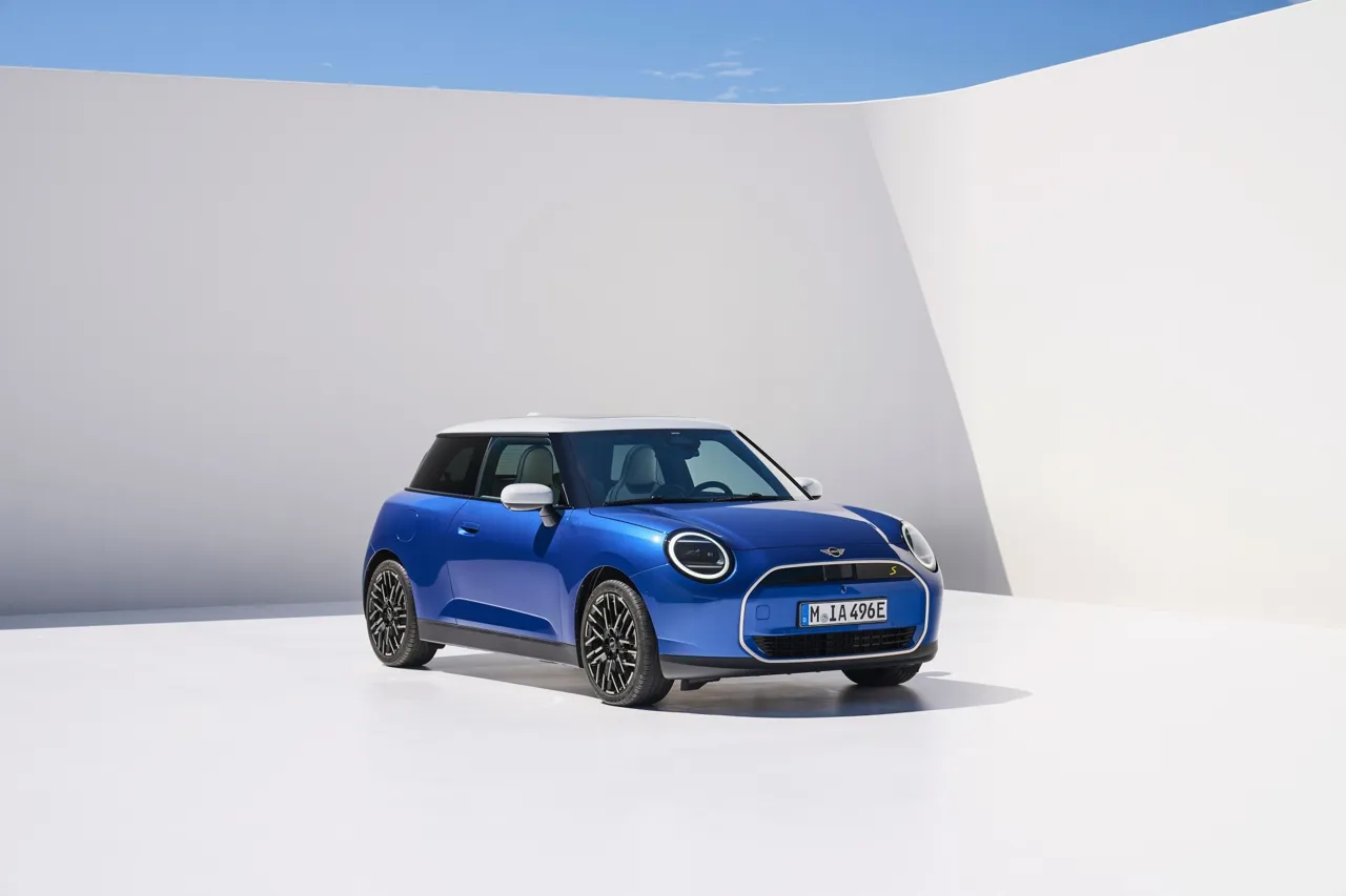 Mini представили новые электромобили Cooper и Countryman 2024