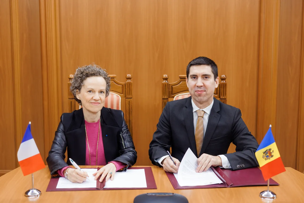 Moldova și Franța lansează programe de stagii pentru tinerii specialiști