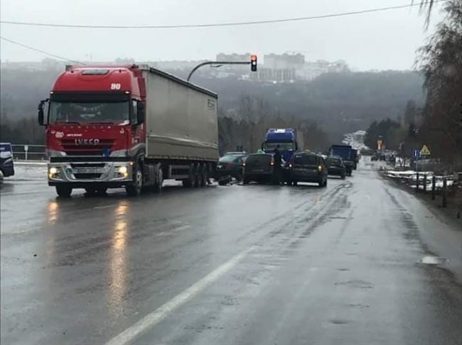 На Балканском шоссе произошло тройное ДТП