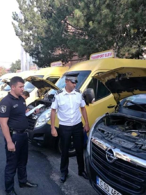 Сотрудники НИП проверили школьные автобусы