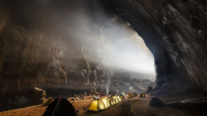 Un fermier a găsit cea mai mare peșteră din lume. E total diferită de una obișnuită