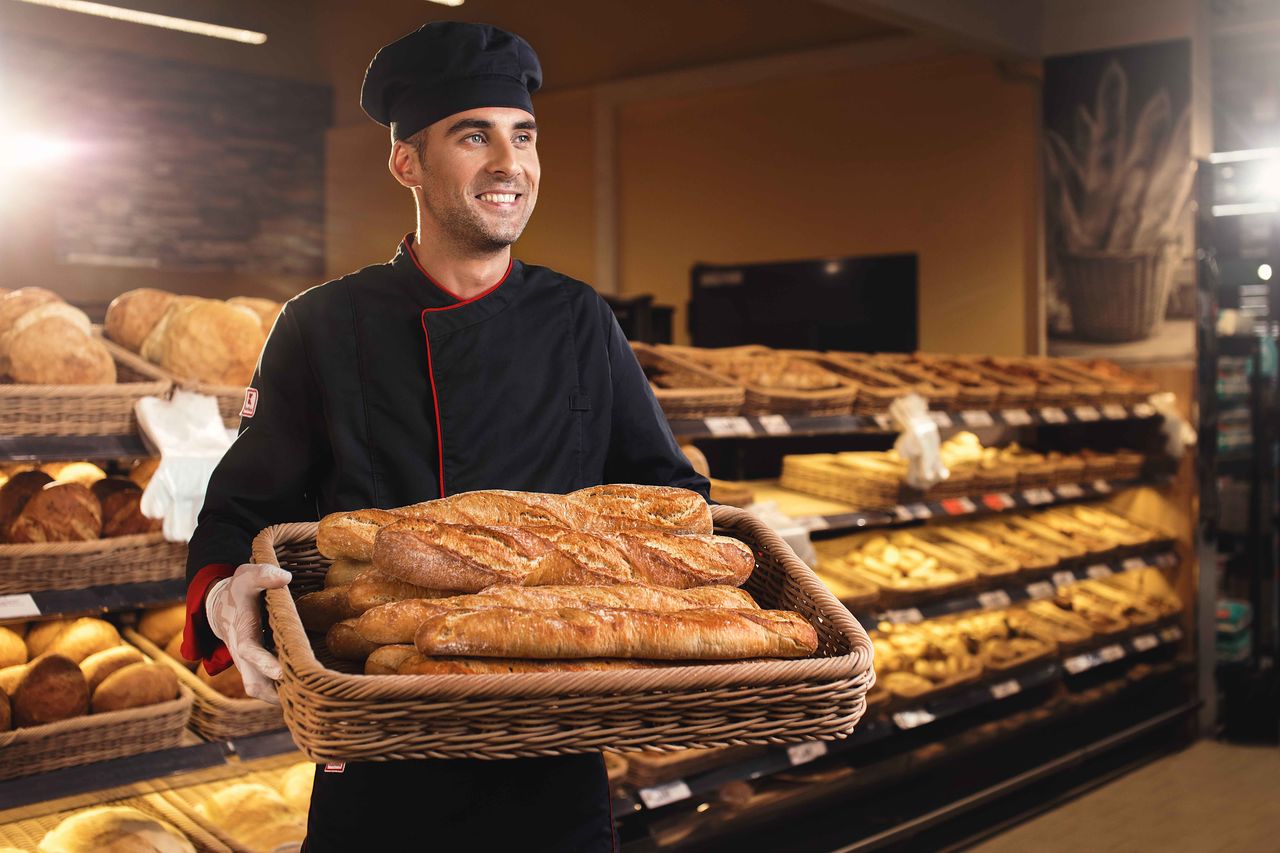 Kaufland предоставляет сотрудникам оплачиваемые выходные, талоны на питание и абонементы в спортзал ®
