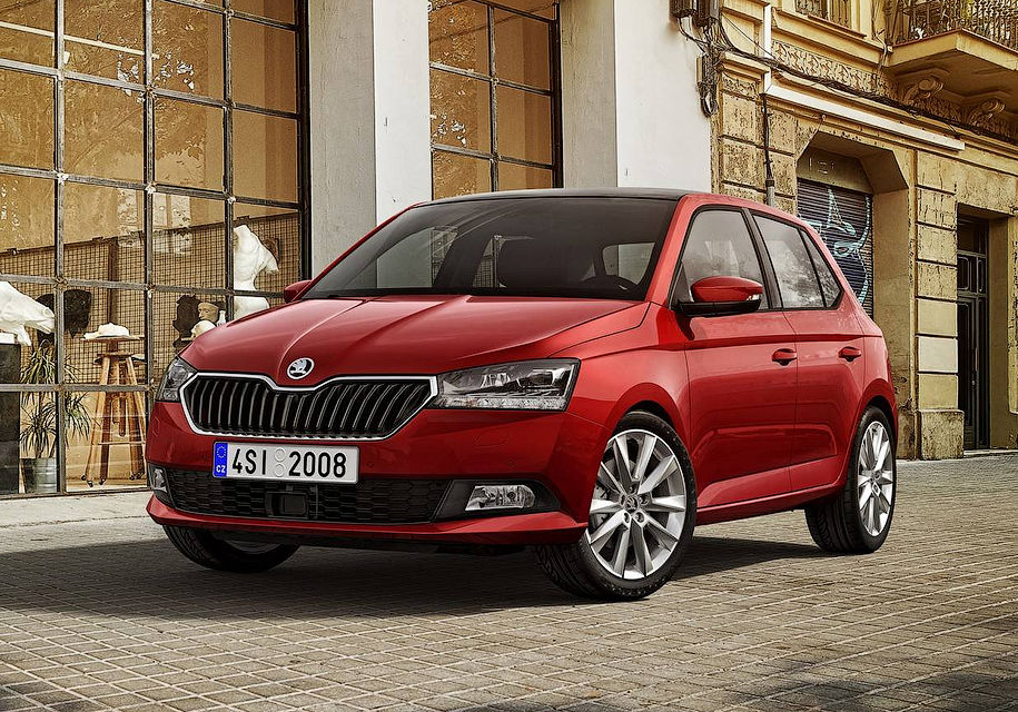 Компания Skoda рассекретила обновленную Skoda Fabia