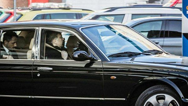 Saakaşvili, surprins plimbându-se cu Bentley în Olanda