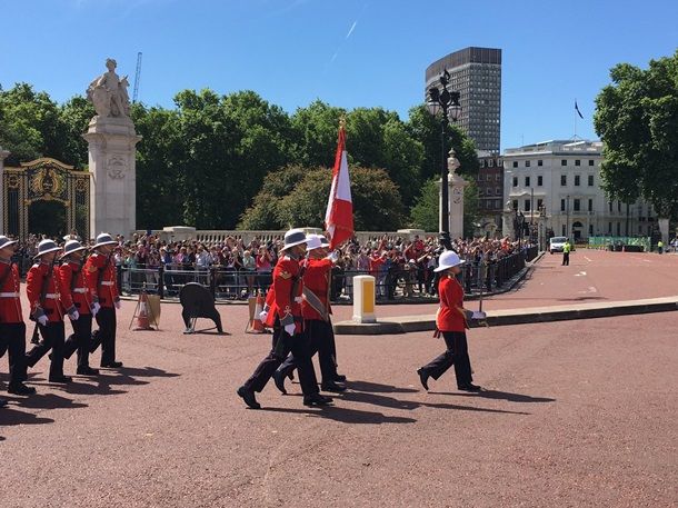 Королевскую гвардию Британии впервые возглавила женщина