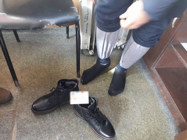 Patru moldoveni, prinși la vamă cu acte românești false. Unde urmau să ajungă tinerii