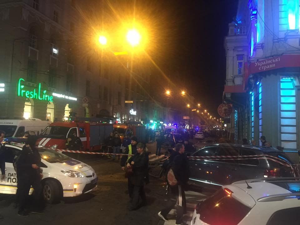 В Харькове внедорожник въехал в толпу: 6 погибших