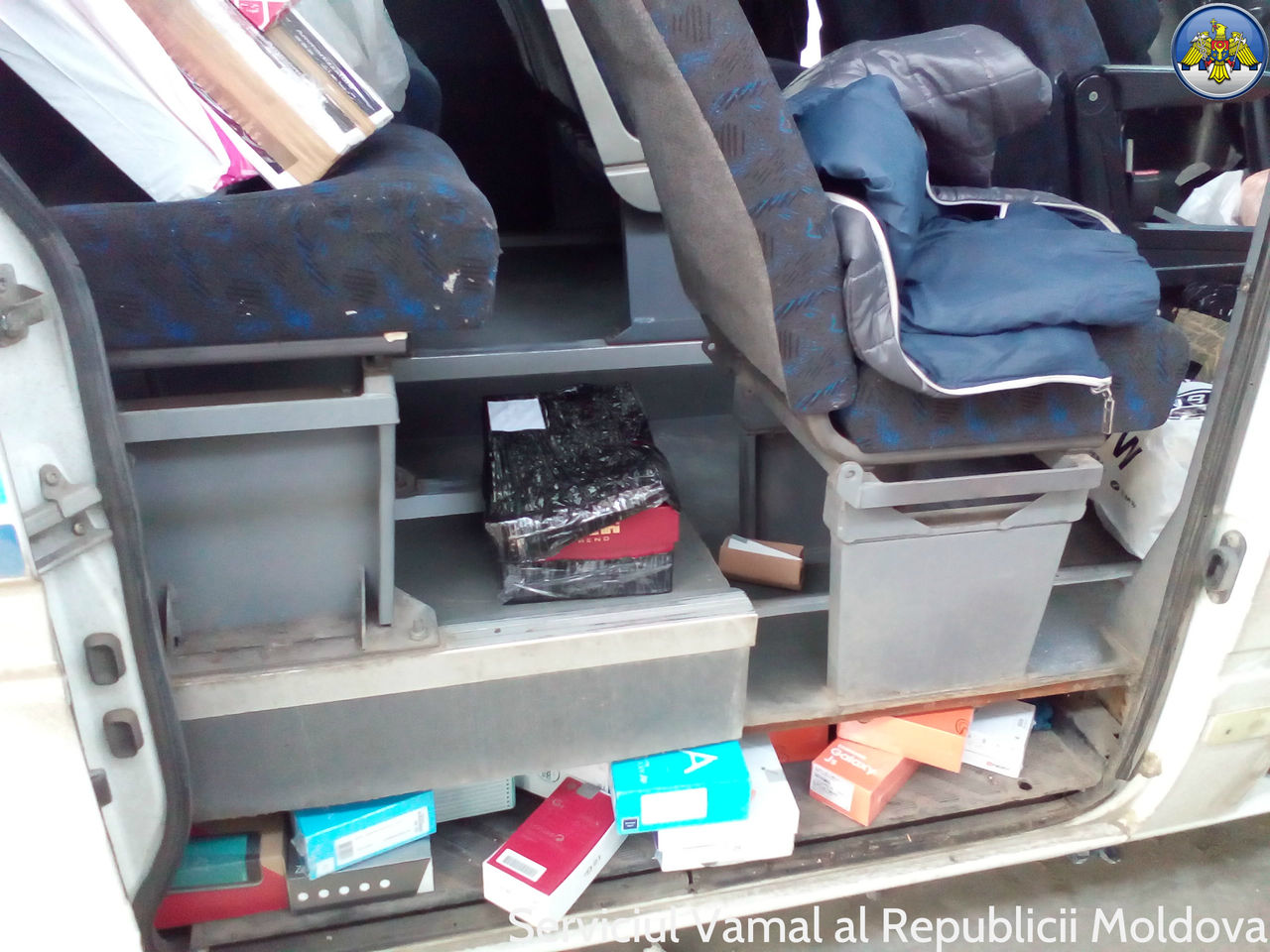 В Молдову пытались нелегально провезти свадебные платья