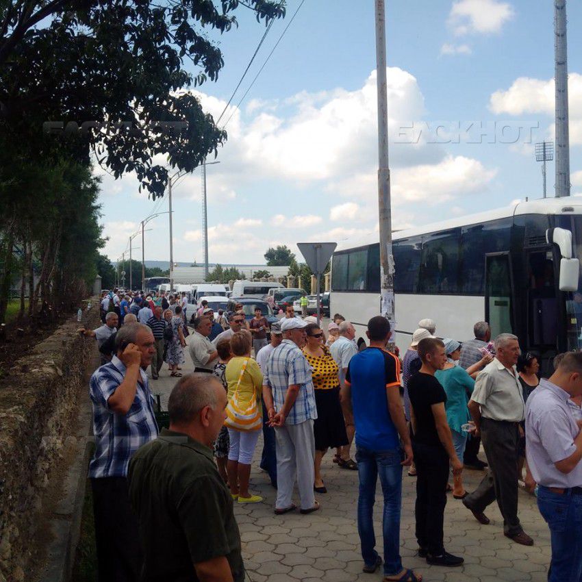 В Кишинев свозят жителей Оргеева на протест в поддержку Шора