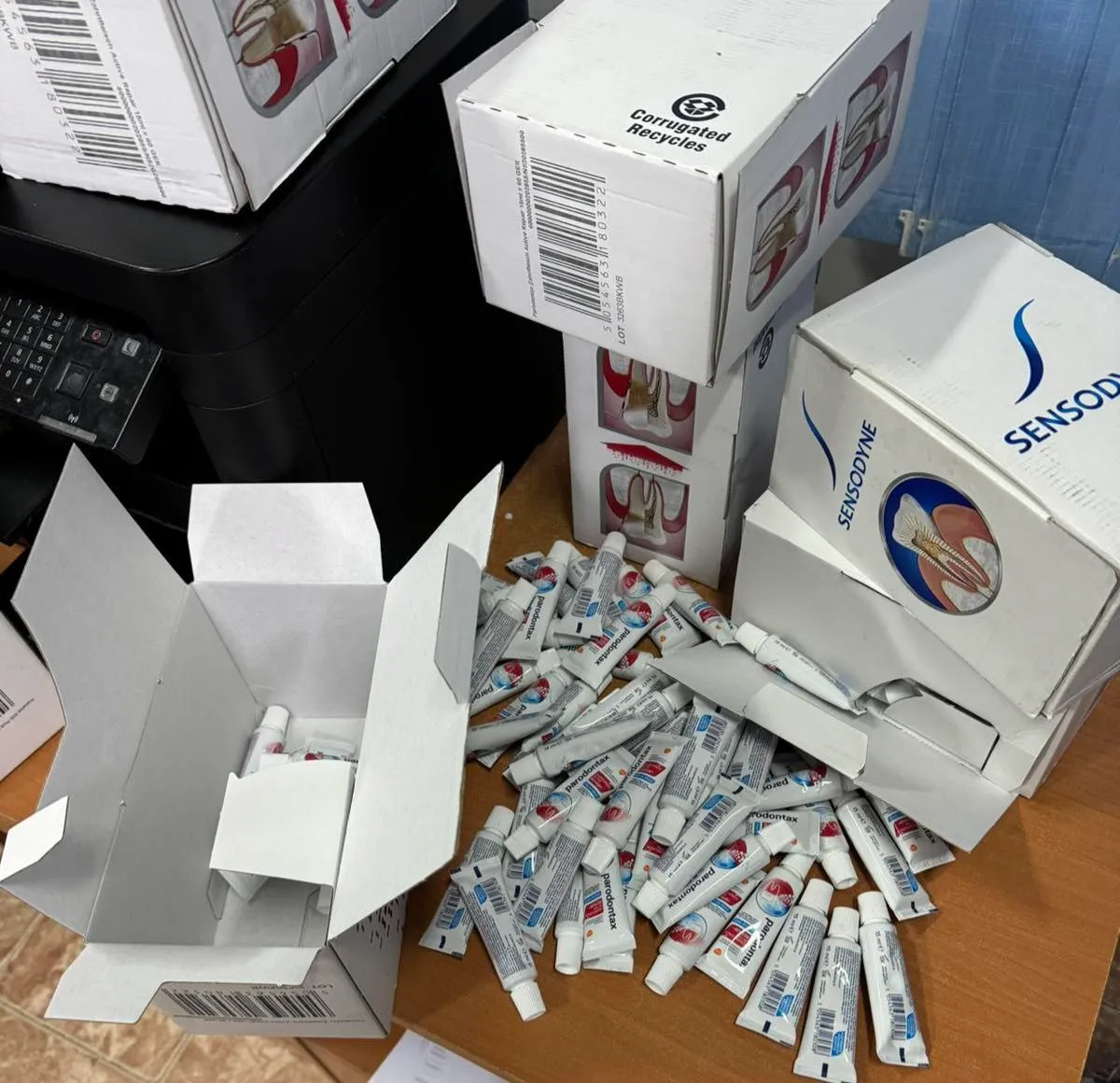 На КПП "Костешты" конфисковали партию зубной пасты и одежды
