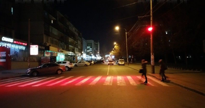 В Кишиневе некоторые «зебры» подсветили специальными фонарями