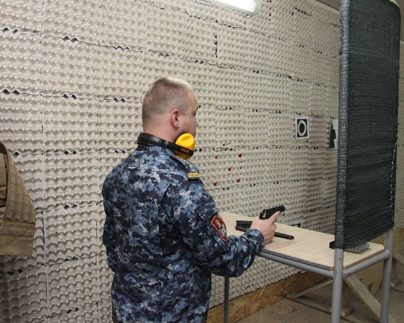 Сотрудники администрации пенитенциаров продемонстрировали свои навыки стрельбы