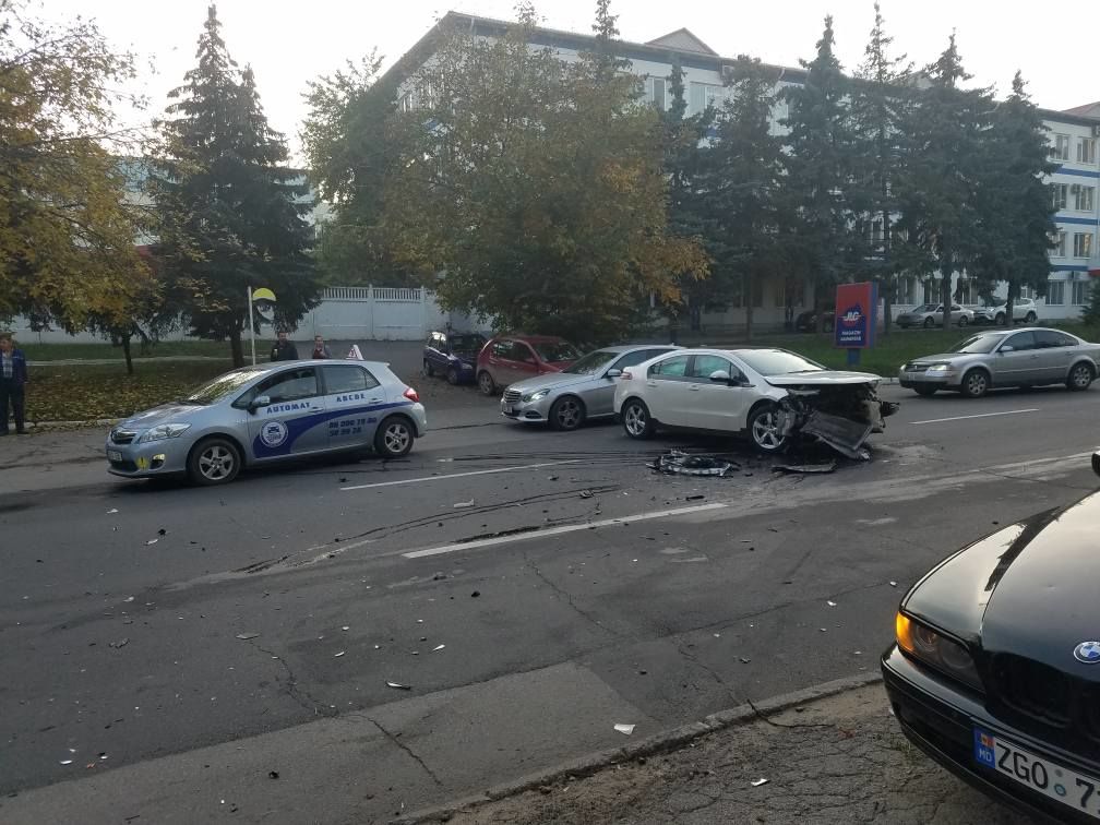 Серьезная авария произошла на улице Сармизеджетуса в столице
