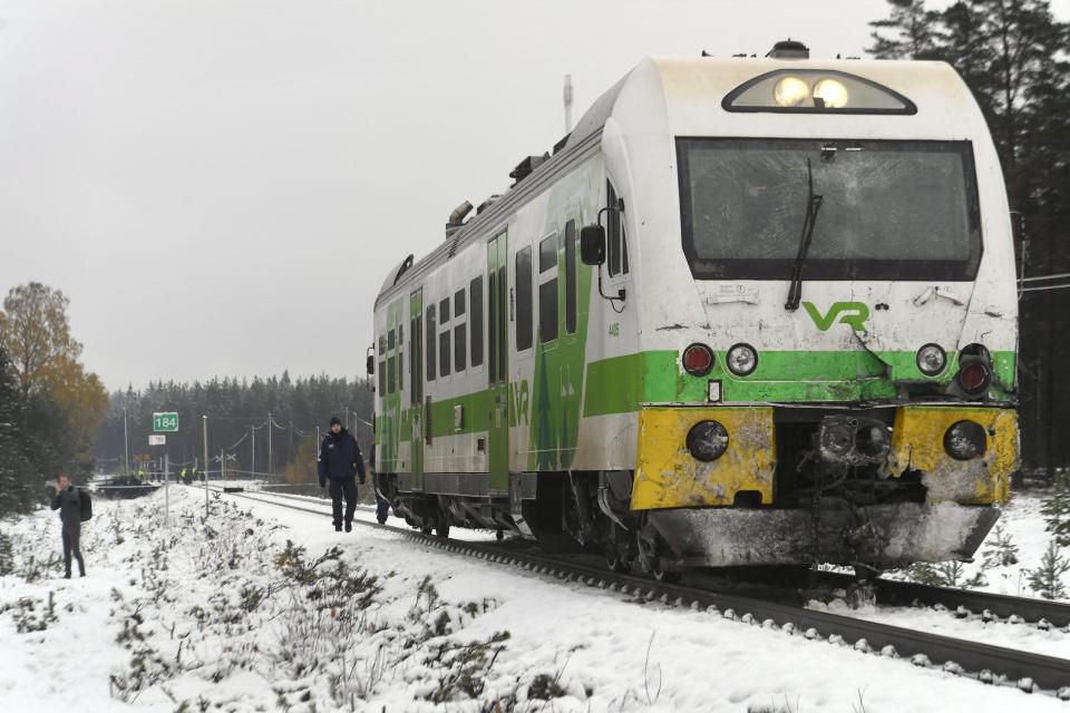 В Финляндии поезд столкнулся с БТР, есть жертвы