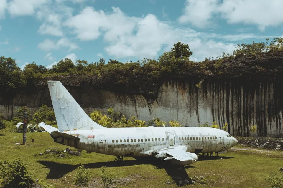 На Бали обнаружили заброшенный Boeing 737