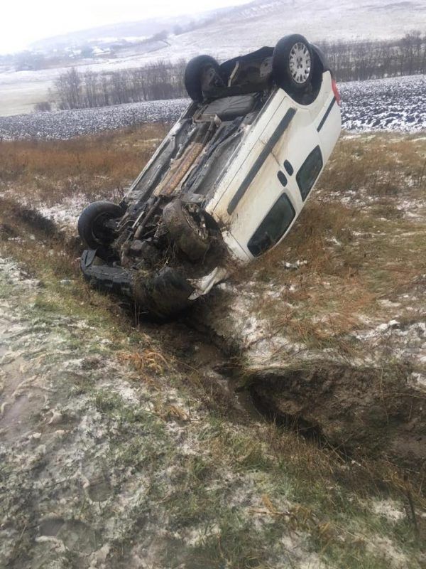 Семья с 2-летним ребенком попала в ДТП в Чимишлийском районе