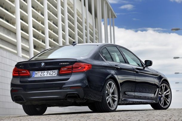 BMW представила мощную обновленную "пятерку"