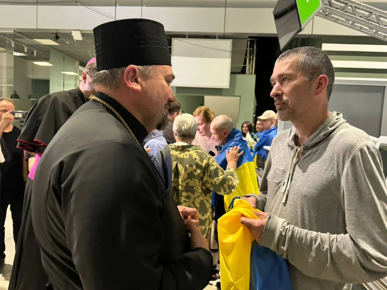 Из российского плена в Украину вернулись искусствовед, священники и член Меджлиса
