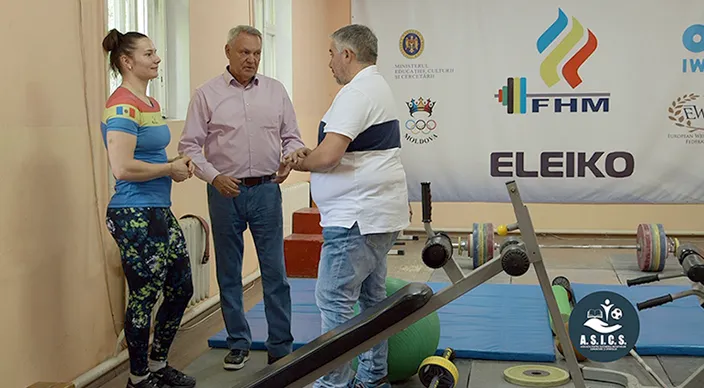 Тяжелоатлетка Елена Кылчик получит ежемесячную стипендию от общественной организации